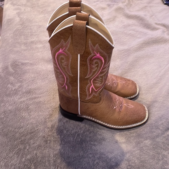 Square toe boots - Picture 2 of 3